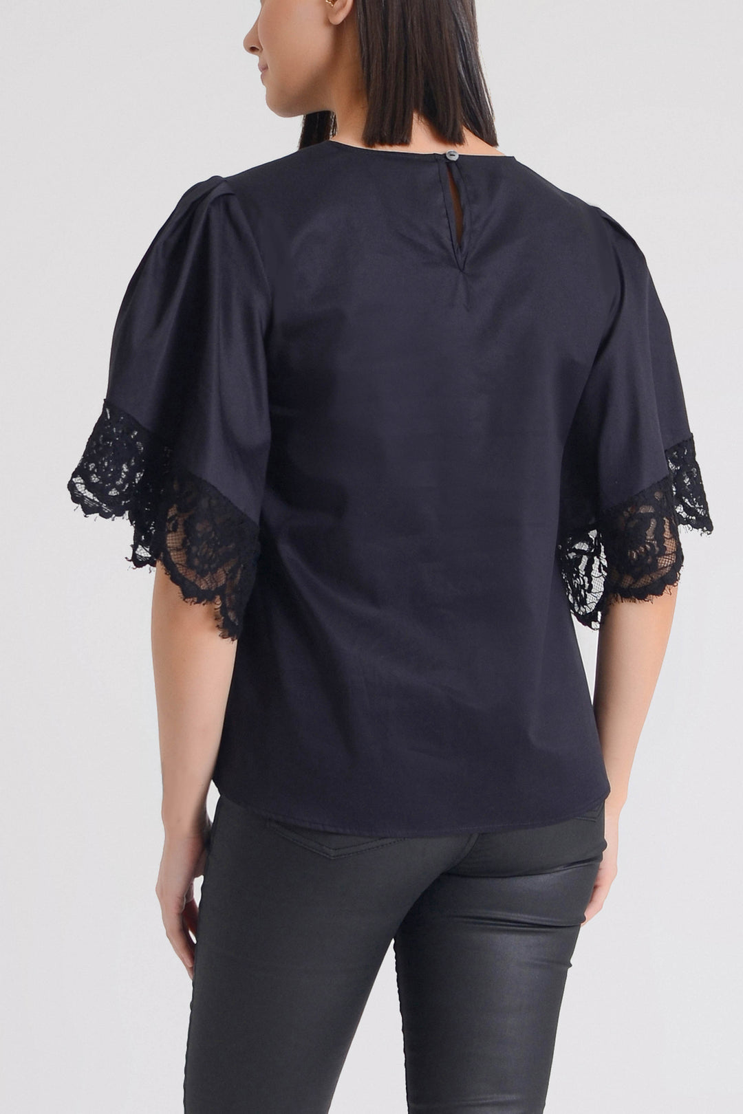 Nilia Blouse