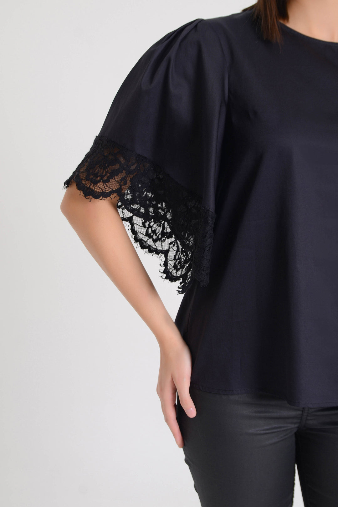 Nilia Blouse